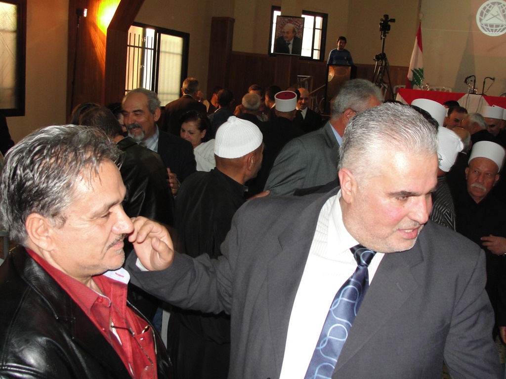 سمير علوان ومحمد صفاوي:صداقة قديمة.. جمعتهما المشاركة بحضور الندوة في إحياء الذكرى