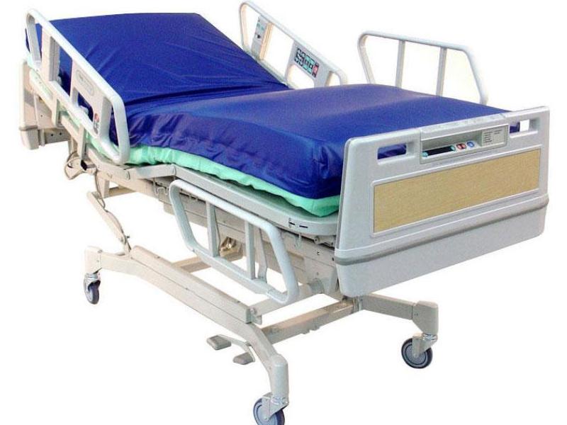 عندما يمضي البعض إجازة الربيع على أسرّة المستشفيات