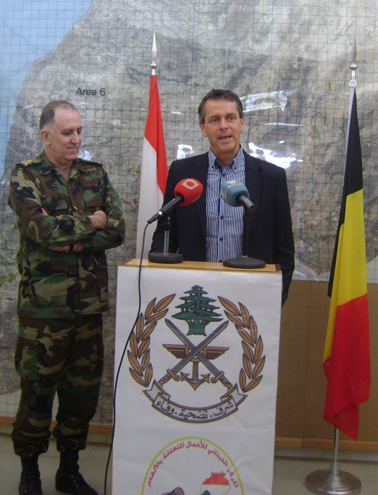 وفد من برنامج الامم المتحدة يجول في منطقة النبطية لمكافحة الألغام