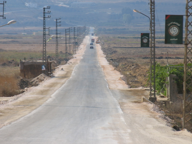 من انجازات البلدية السابقة: توسعة أحد المداخل الرئيسية للخيام: طريق المرج - برج الملوك ومن ثم زراعة الأشجار