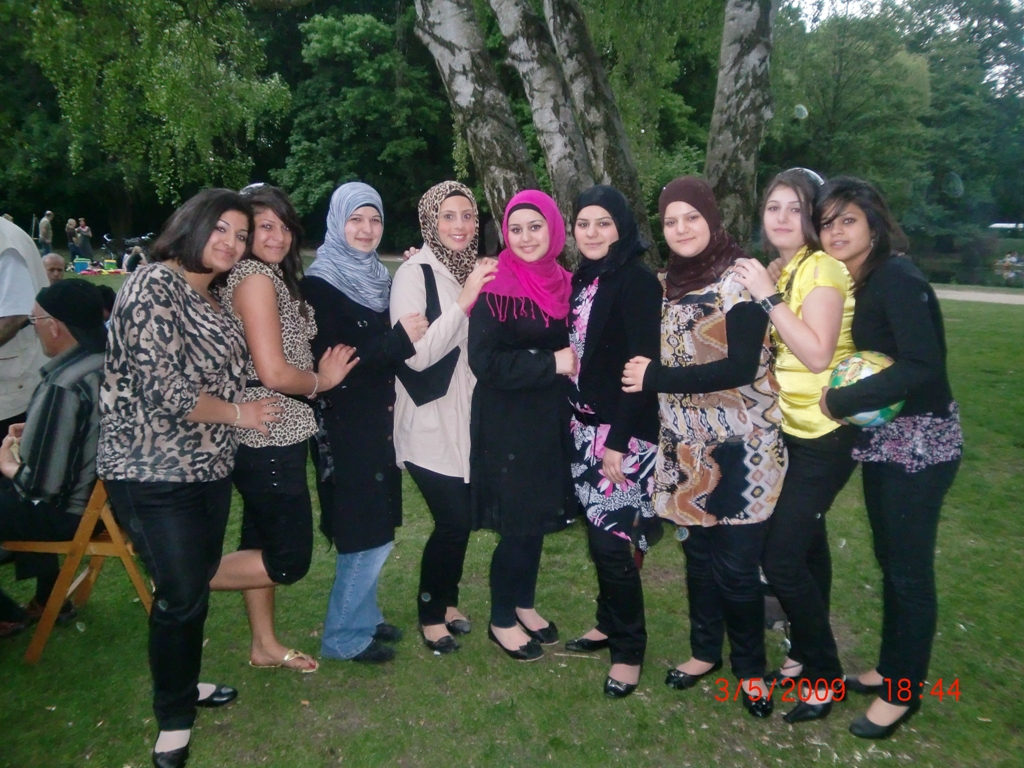 أحد اللقاءات الخيامية في برلين وفي الهواء الطاق