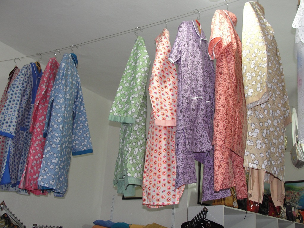 ملابس للعاملات