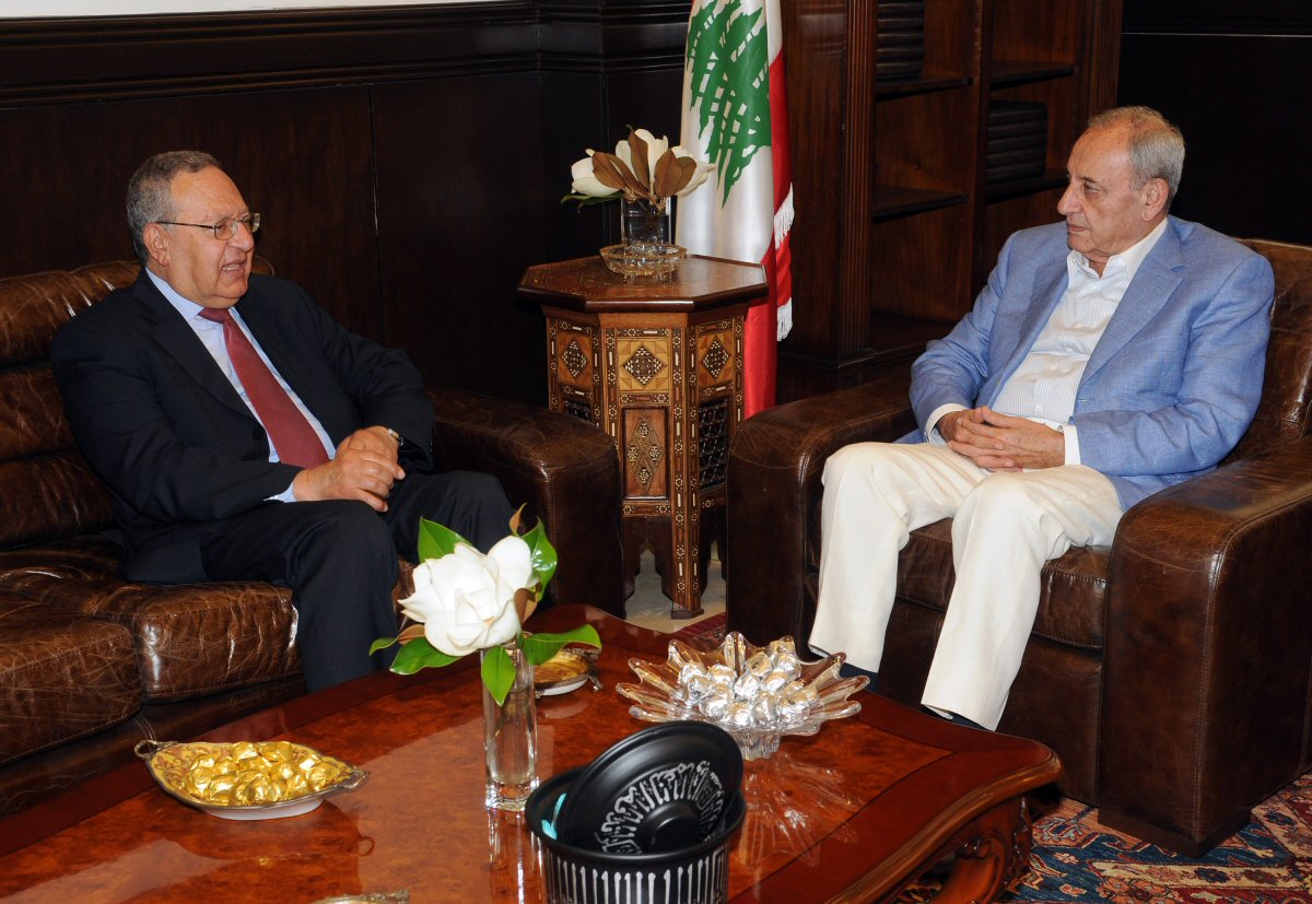 الرئيس نبيه بري مستقبلا أمس السفير عبدالله عبدلله -