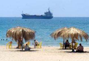 يرتادونه رغم المخاطر وانعدام الرقابة