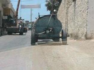 صهريج ينقل المياه من الحاصباني