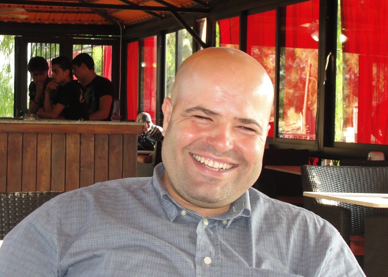 أبو جعفر محمد غاعور متفائل لمستقبل المنطقة