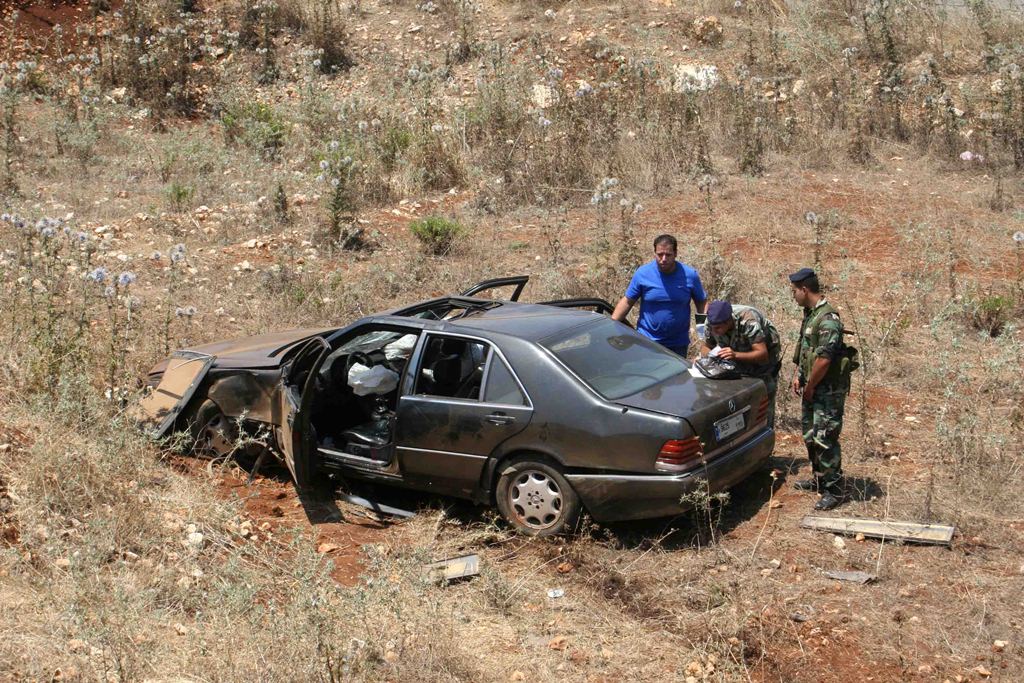 سيّارة المفتي تتعرّض لحادث أليم قرب نبع الحمام - تصوير علي ضيا