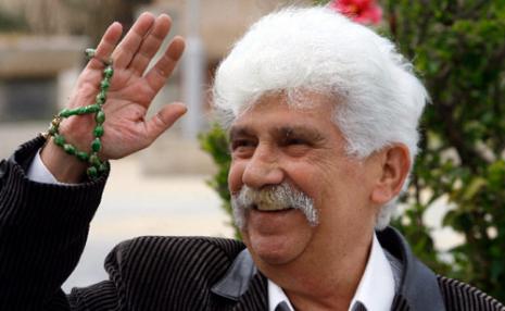 محمود مبسوط وهو الذي عرفه الناس منذ عقود بشخصية \