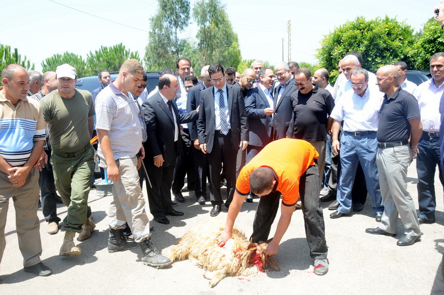 جولة لوزير الإتصالات نقولا  صحناوي في منطقة  أقليم التفاح