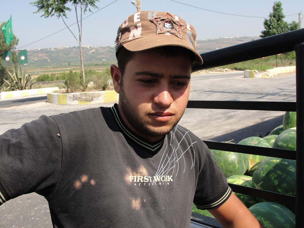 خليل.. إبن مدينة الشمس حملته رياح الإهمال إلى الخيام