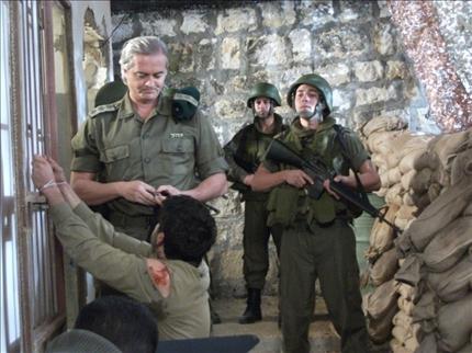 مشهد يجمع بين بيار داغر وطوني عيسى