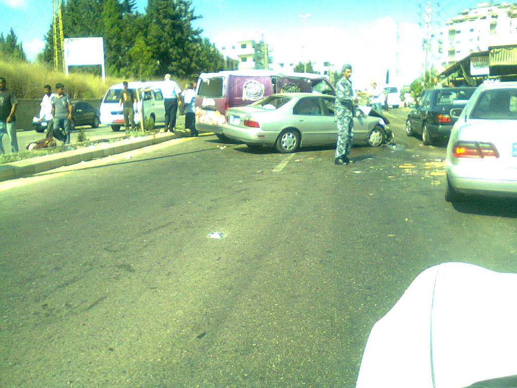 حادث الاصطدام المروع على اوتوستراد المصيلح – الزهراني عصر اليوم