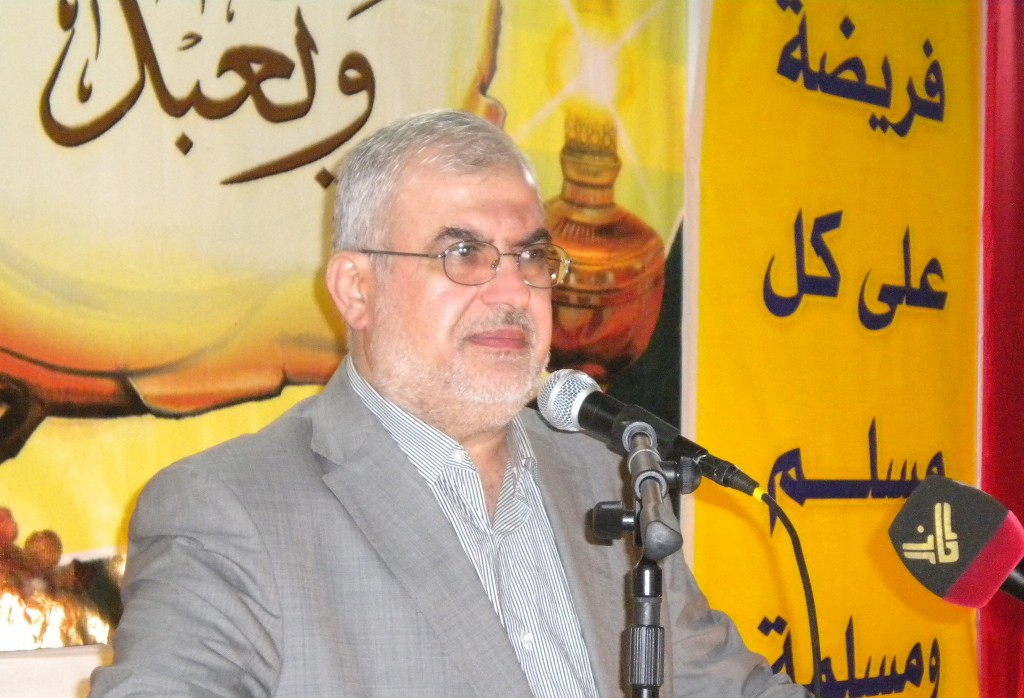 رئيس كتلة الوفاء للمقاومة النائب محمد رعد خلال رعايته حفل تكريم الطلاب الناجحين في الشهادات الرسمية في حومين الفوقا