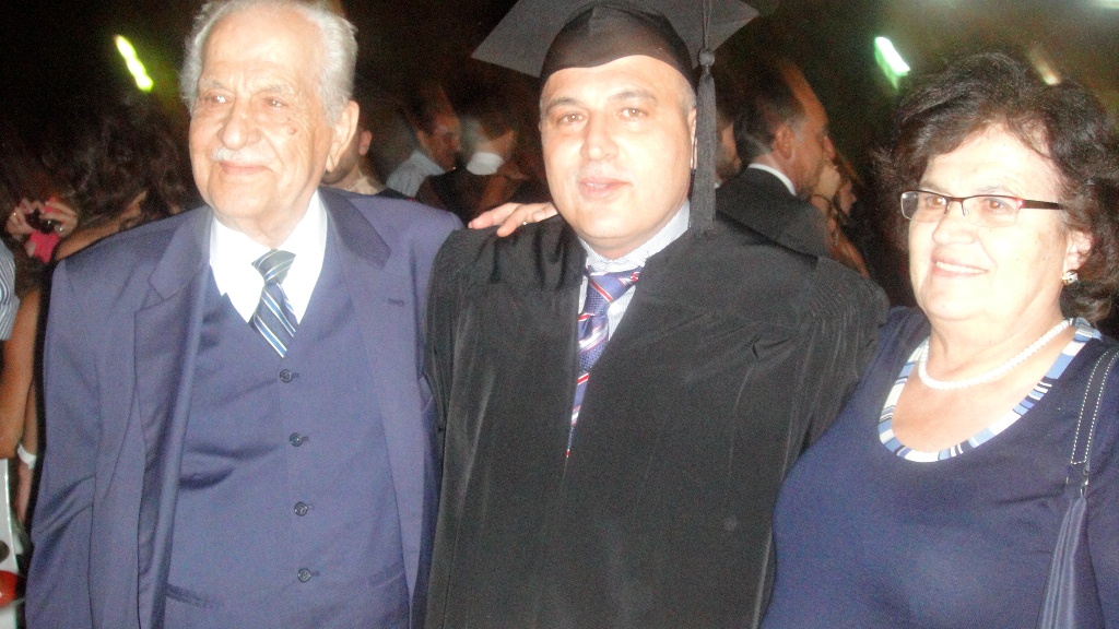 المهندس فؤاد داود القسيس بين أهله