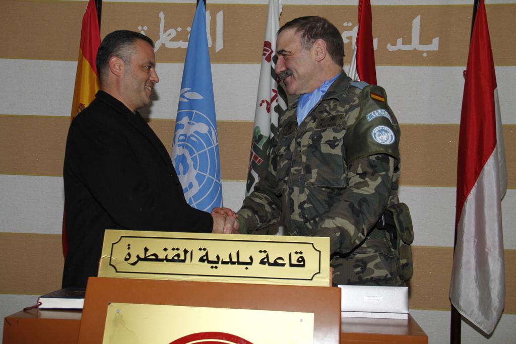 لبلدة أنظف، قدّمت الكتيبة الاسبانية العاملة في لبنان 150 مستوعبا للنفايات لبلدة القنطرة.