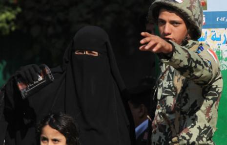 استطاع الإخوان ان يخرجوا من الانتخابات المصرية منتصرين (خالد دسوقي ــ أ ف ب)