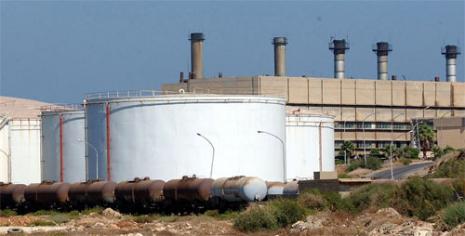 يستغرب جيران معمل الجيّة انقطاع الكهرباء عنهم (أرشيف)