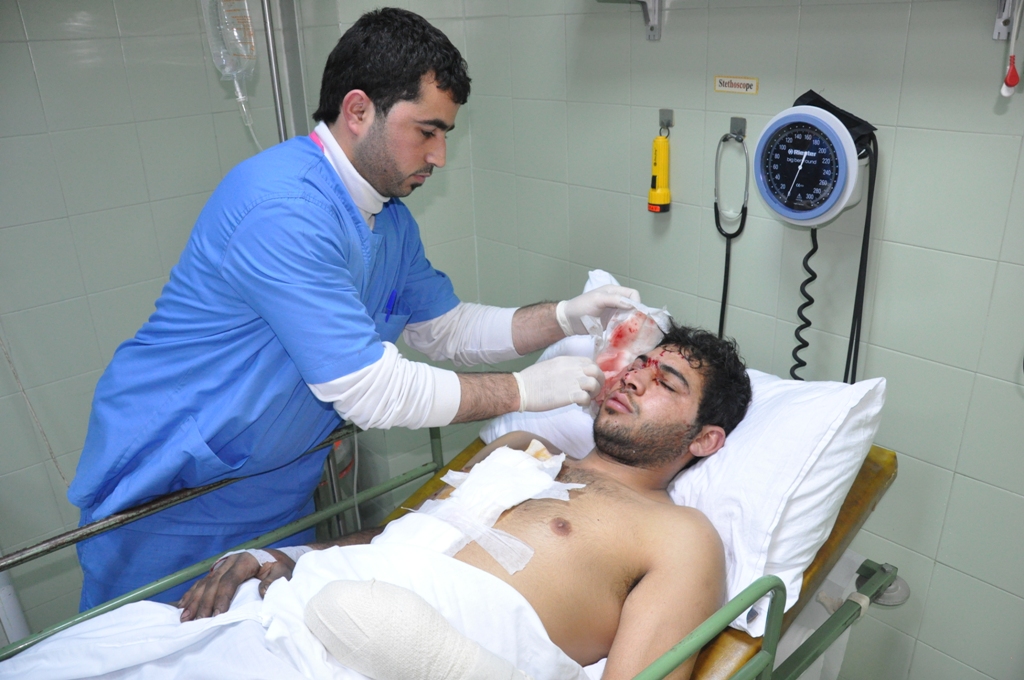 اصابة شاب من بلدة أنصار جراء انفجار قنبلة عنقودية من مخلفات العدوان