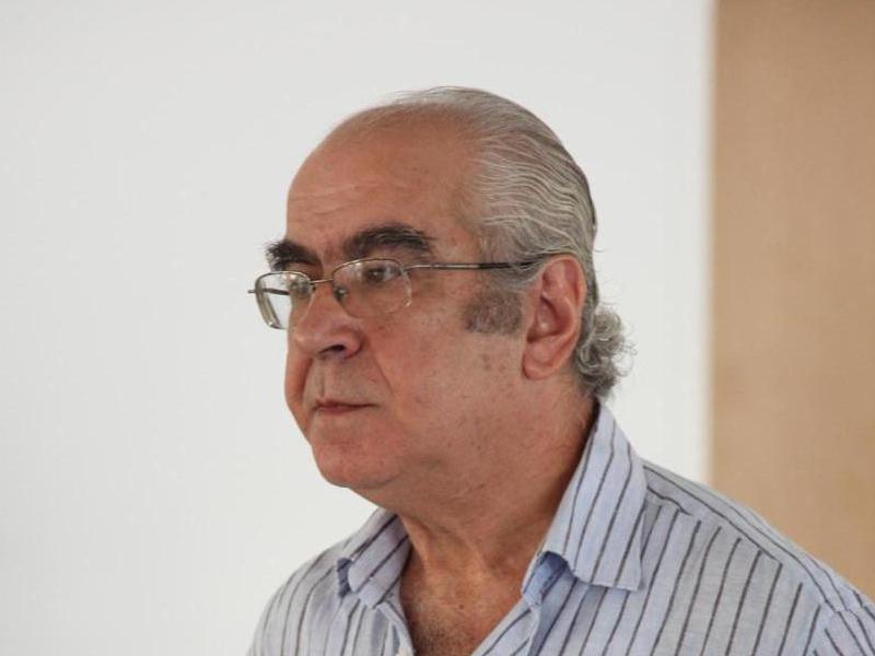 الكاتب أسعد غصن