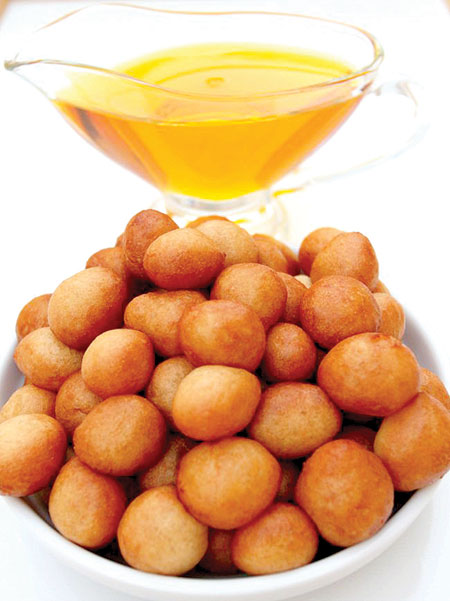 العوامات من الحلويات العربية الشعبية المفضلة