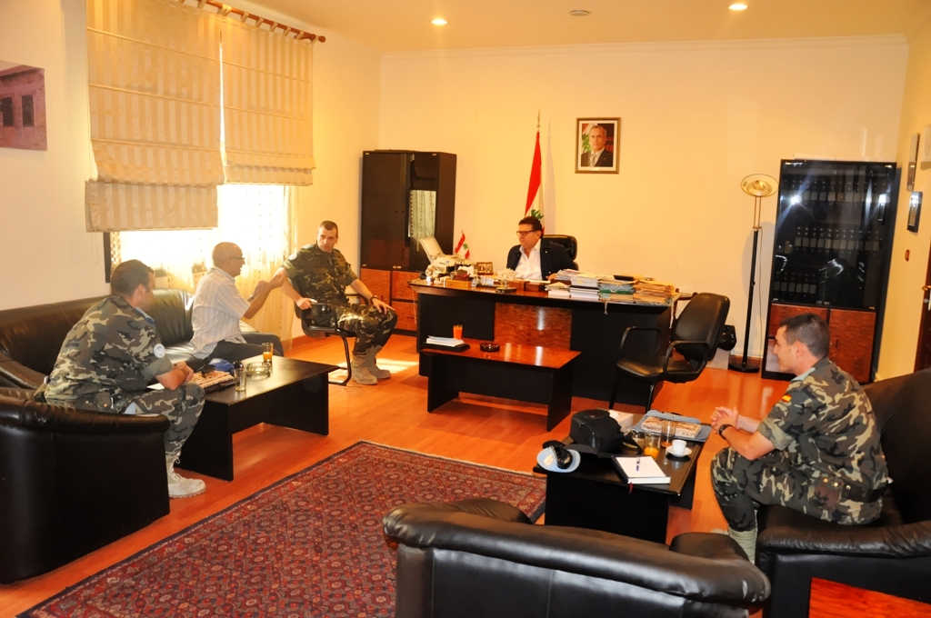 الوفد الاسباني مع محافظ النبطية القاضي محمود المولى