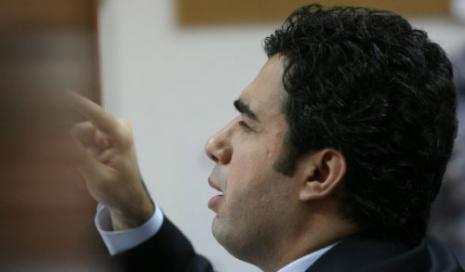 سيلجأ صقر إلى الهجوم بدل الدفاع عن نفسه (أرشيف ــ مروان طحطح)