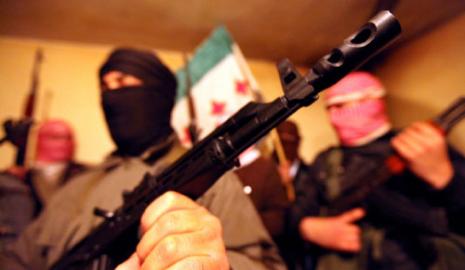 عدد المنضوين تحت «لواء الجيش السوري الحر»، الموجودين في شمال لبنان يصل إلى نحو مئتي مقاتل(الأخبار)