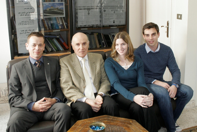  يورغ مونتاني يزور مؤسسة عامل في المصيطبة