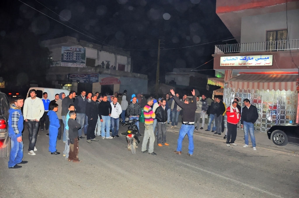 إقفال أوتوستراد النبطية - صور إحتجاجاً على الاستنسابية في التغذية الكهربائية