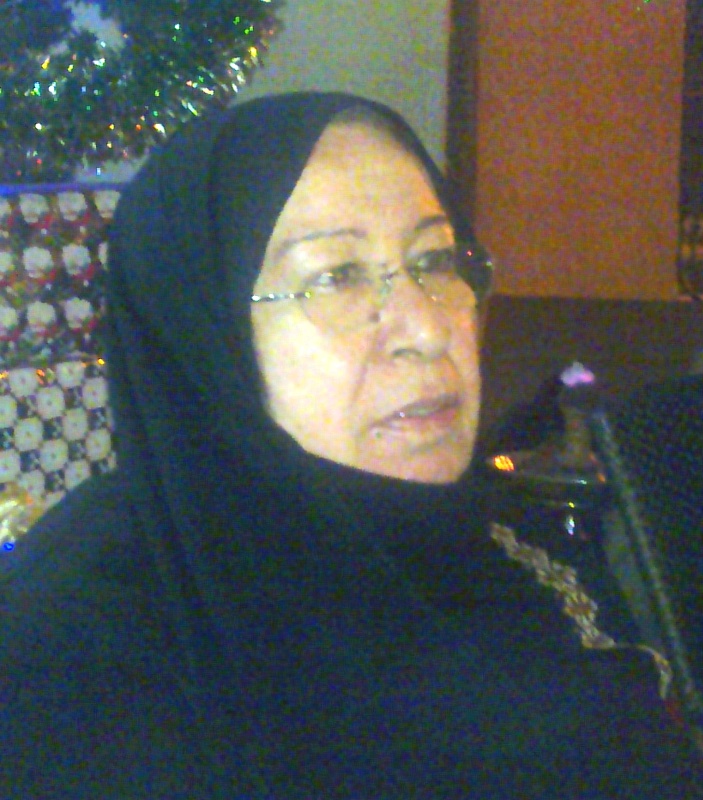 الحاجة رابحة علي عواضة.. تذوق الجنة من نكهة عيناها