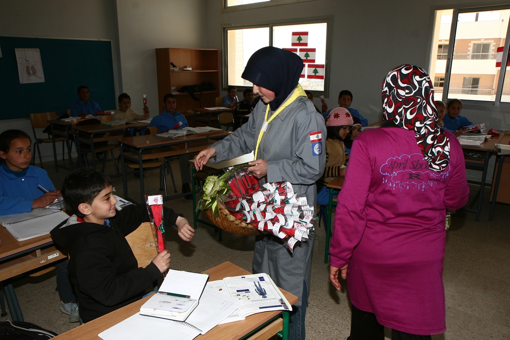 كشافة الرسالة الإسلامية أحيت عيدي الطفل والأم في مدارس الخيام