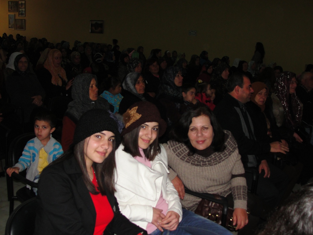 البلدة احتفلت بعيد الأمهات.. جمعية سيدات الخيام  شكراً