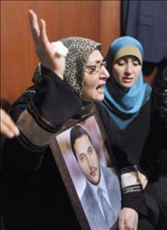 «علي راح...» بكت الأم والشقيقة (عن السفير)