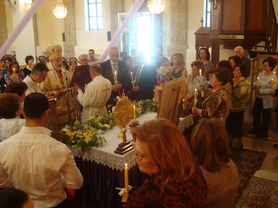 DSC00171- GEORGE ACHY- المطران حداد يتراس قداس اثنين الباعوث في كاتدرائية القديس بطرس في مرجعيون