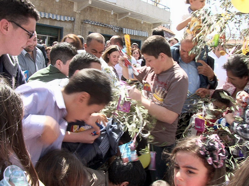 DSC06408 FOTO GEORGE ACHY - فرحة الاطفال لا توصف في احد الشعانين