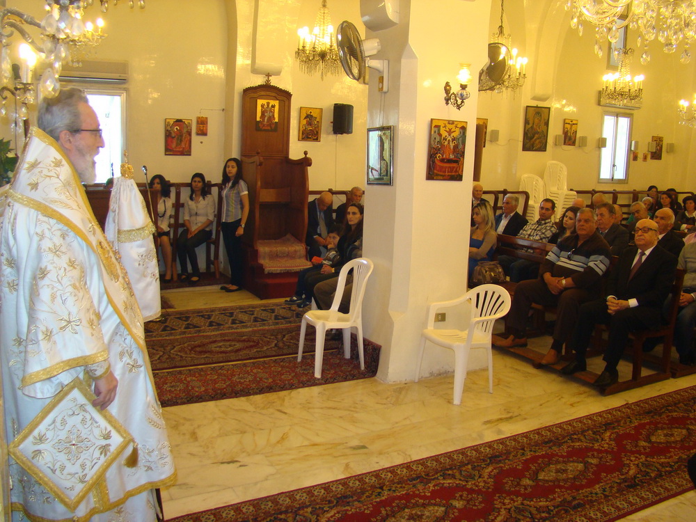 - ga- المطران الكفوري يترأس قداس الفصح في حاصبيا