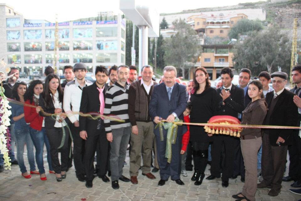 جابر مفتتحا مهرجان الاعراس