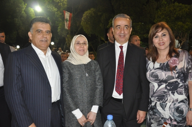 اللواء ابراهيم والسيد هاشم وعقيلتهما