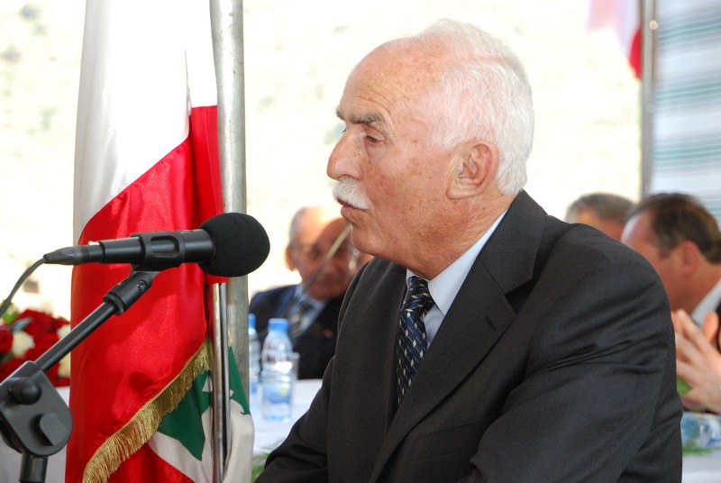 غالب سليقا يوقع كتابه الجديد من خوابينا