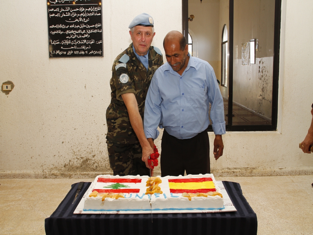 اليونيفيل تصلح بعض طرقات بلدة الوزاني