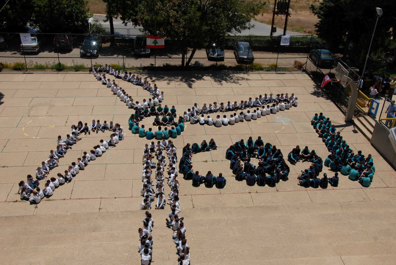 جمعية G وتلامذة مرجعيون الوطنية يقيمان مجسم طاحونة هواء لتوليد الطاقة  (الصورة لسعادة سعادة)