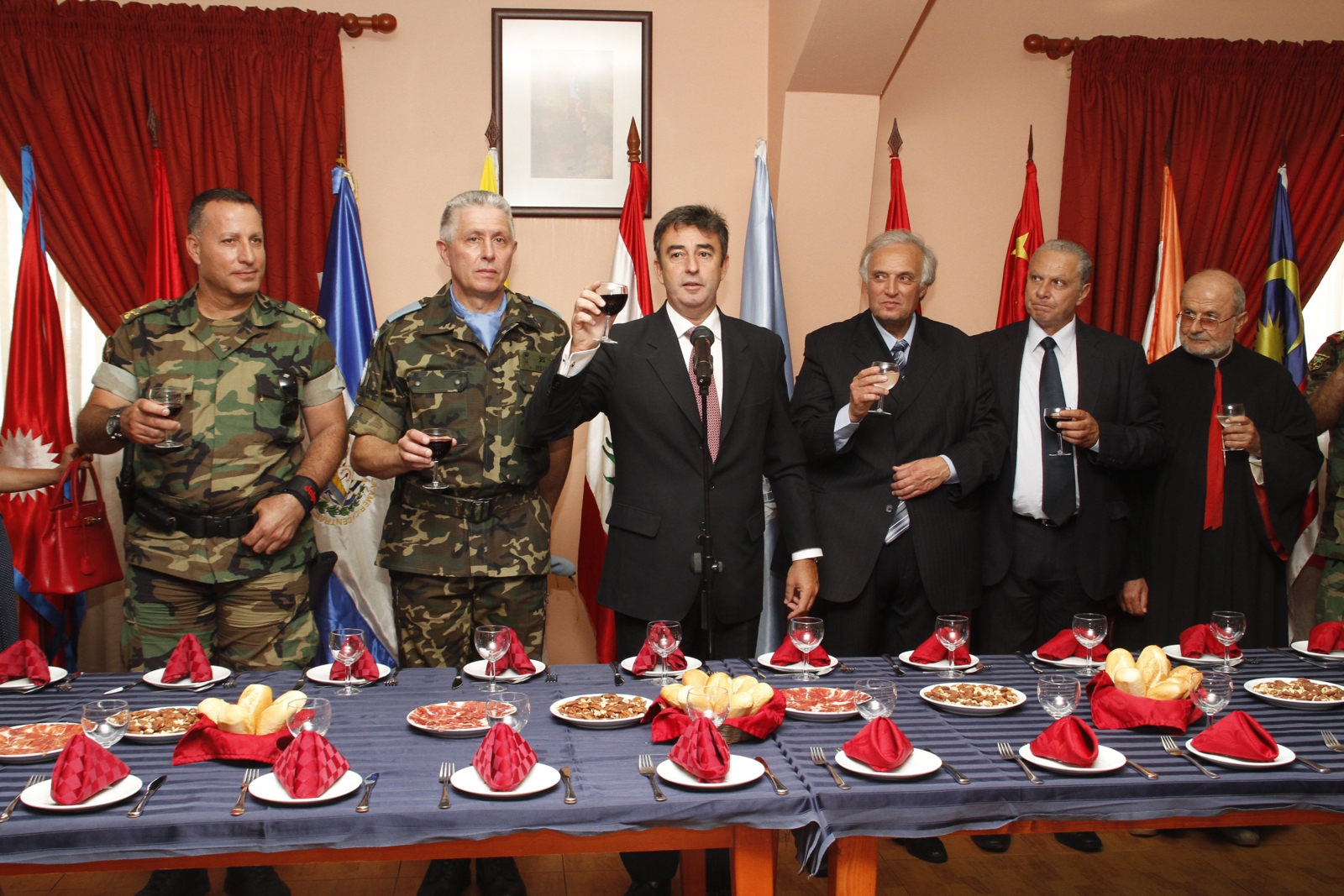 السفير غافو والجنرال هيريرو والعميد ابو مجاهد والقائمقام الغف