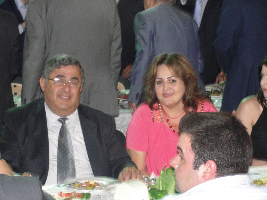 العميد اسماعيل حمدان والسيدة عقيلته