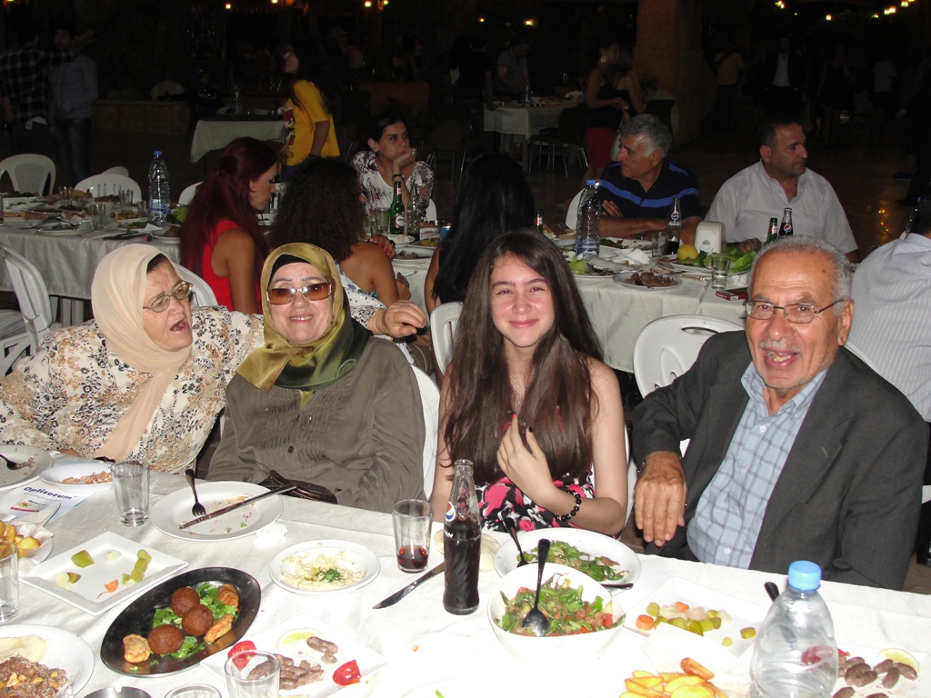 الناشط الإجتماعي، عضو المجلس البلدي في الخيام الحاج فايز أبو عبّاس (عميد عائلة أبو عبّاس)