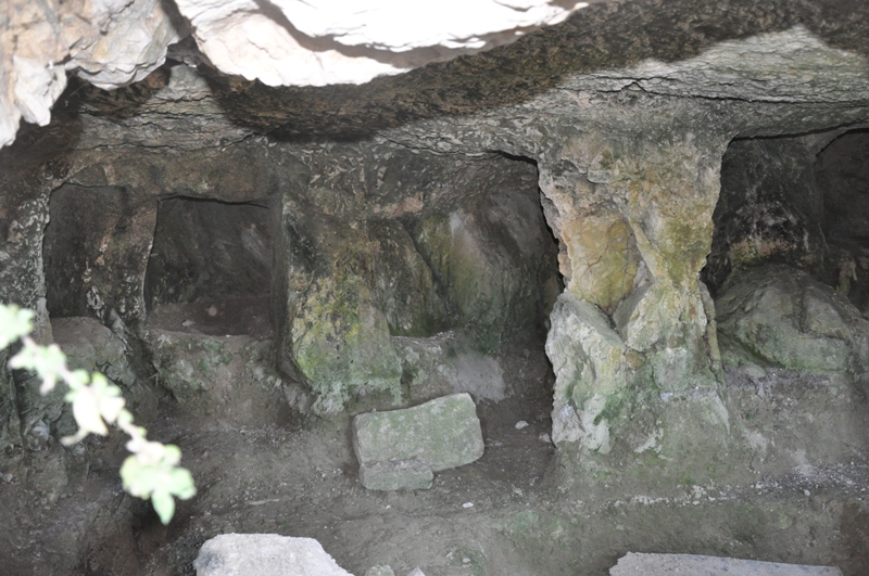  بلدية سيناي (النبطية) تعلن عن إكتشاف كهوف ومغاور‎ في محيط البلدة