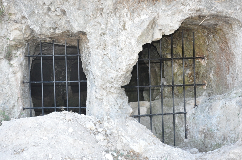  بلدية سيناي (النبطية) تعلن عن إكتشاف كهوف ومغاور‎ في محيط البلدة