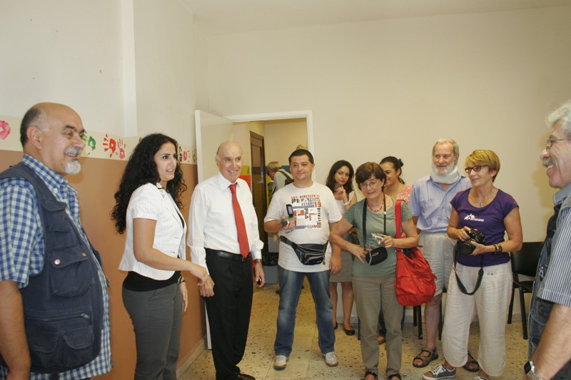 زيارة وفد إيطالي لمراكز عامل