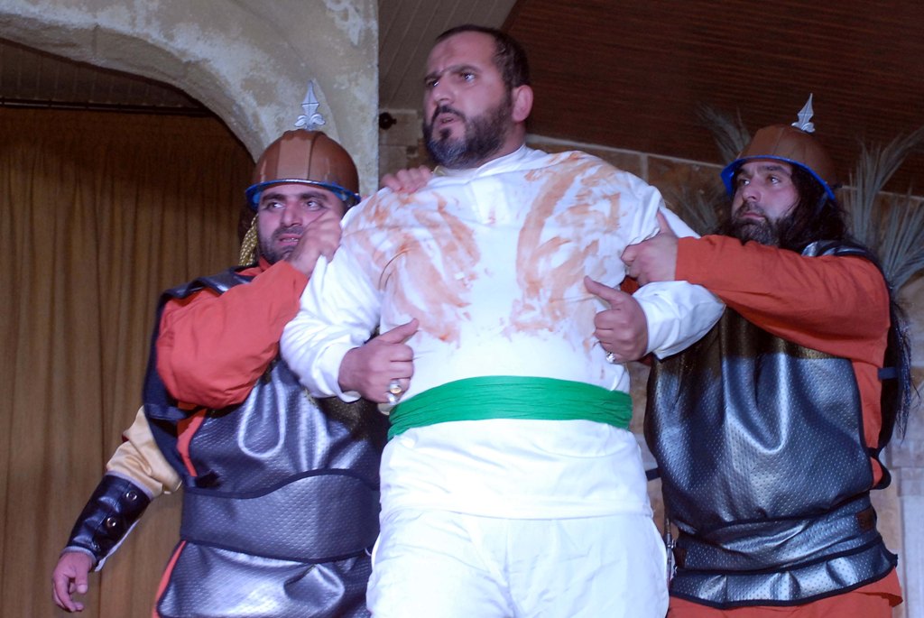 شباب وفتيات كفركلا قدموا مسرحية متطورة أقرب إلى الإحتراف المسرحي