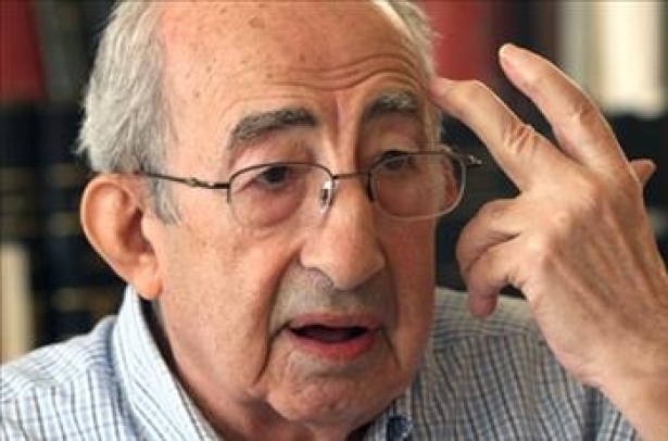 محمد دكروب.. السمكري الشغّيل الذي صار أديباً ومناضلاً كبيراً