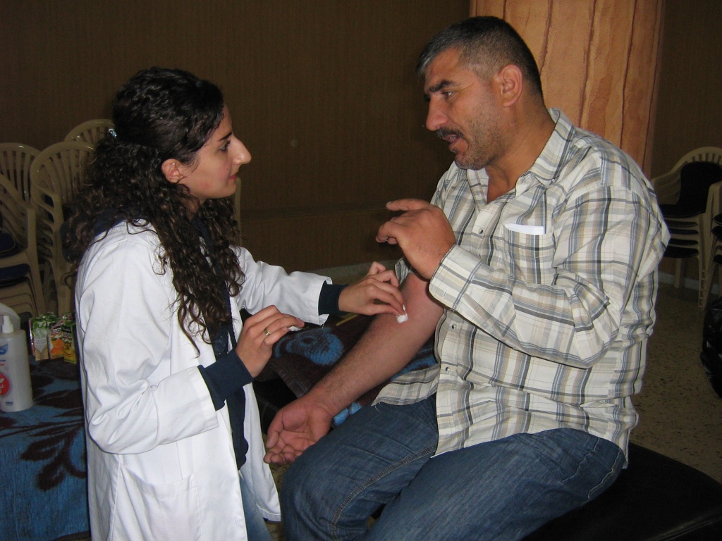 تـجمع شبيبة عين قنيا يقيم حملة طبية في البلدة والجوار بمناسبة عيد الأضحى المبارك